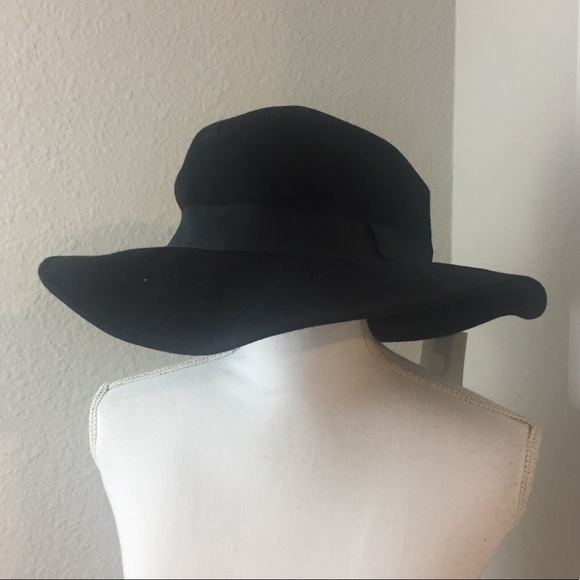 H&M Accessories - 🚨5 for $25 NWT Black Floppy Fall Hat